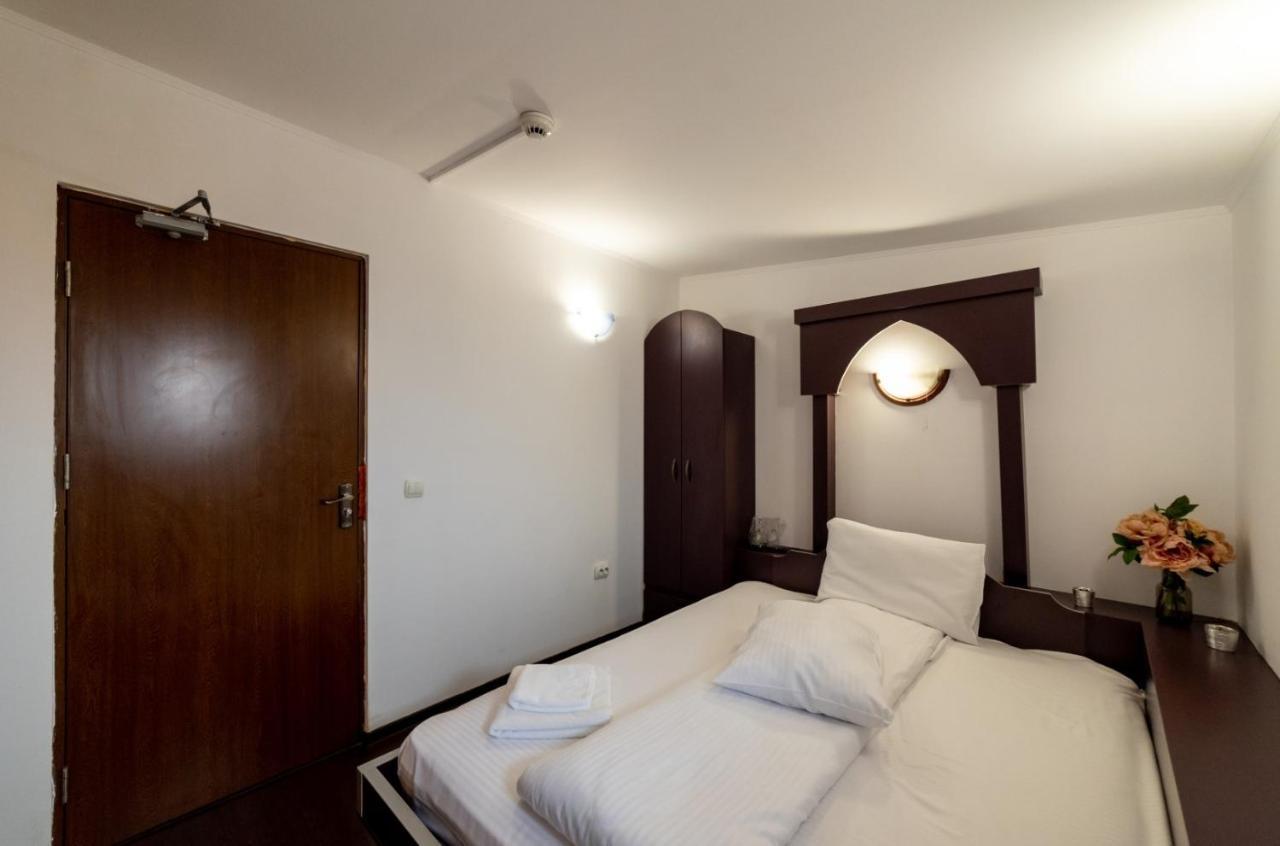 Escala Rooms Ghimbav Exterior foto